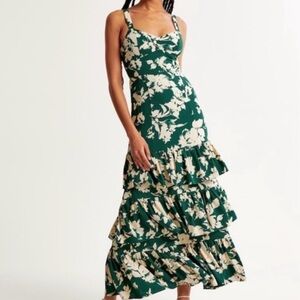 Abercrombie & Fitch dramatic ruffle NWT x small